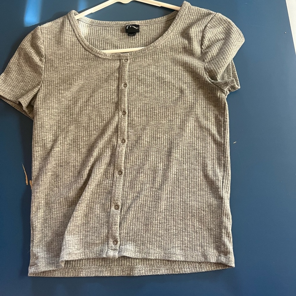 Gray button shirt